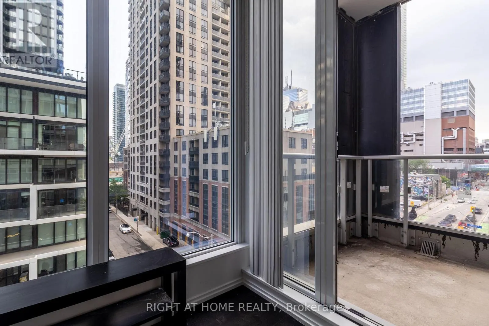 503 - 68 SHUTER STREET