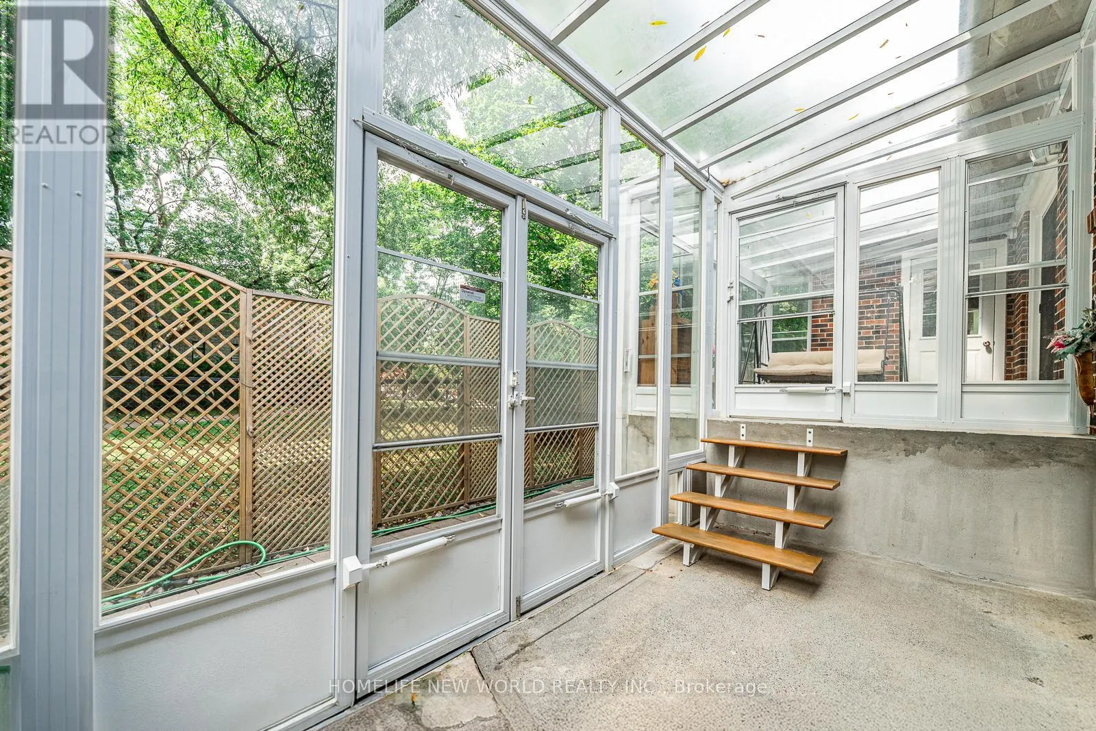 81 HILLCREST AVENUE