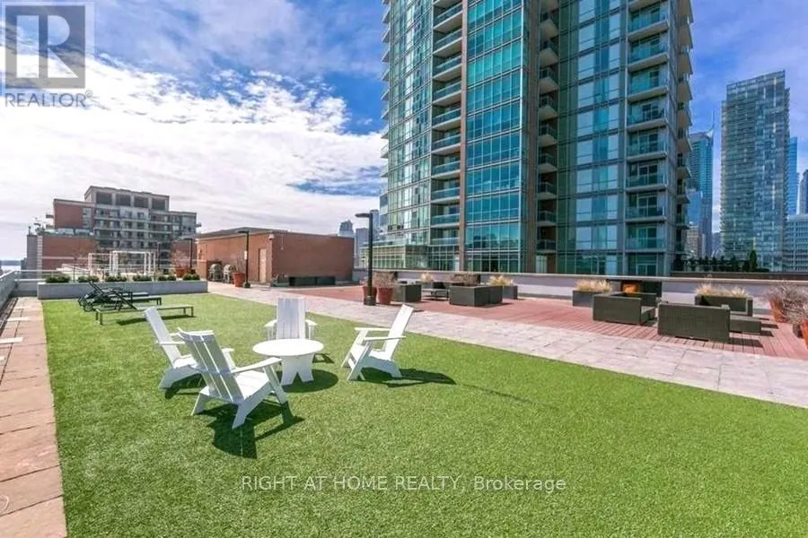 1204 - 112 GEORGE STREET