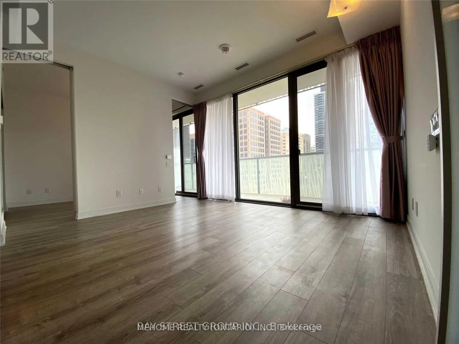 1001 - 50 CHARLES STREET E