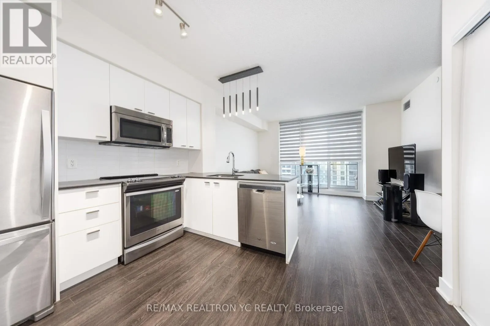 2509 - 30 ROEHAMPTON AVENUE