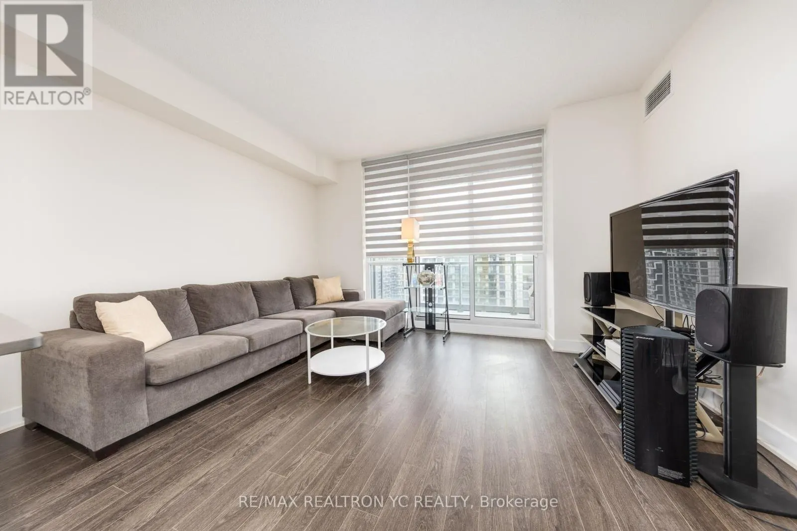 2509 - 30 ROEHAMPTON AVENUE