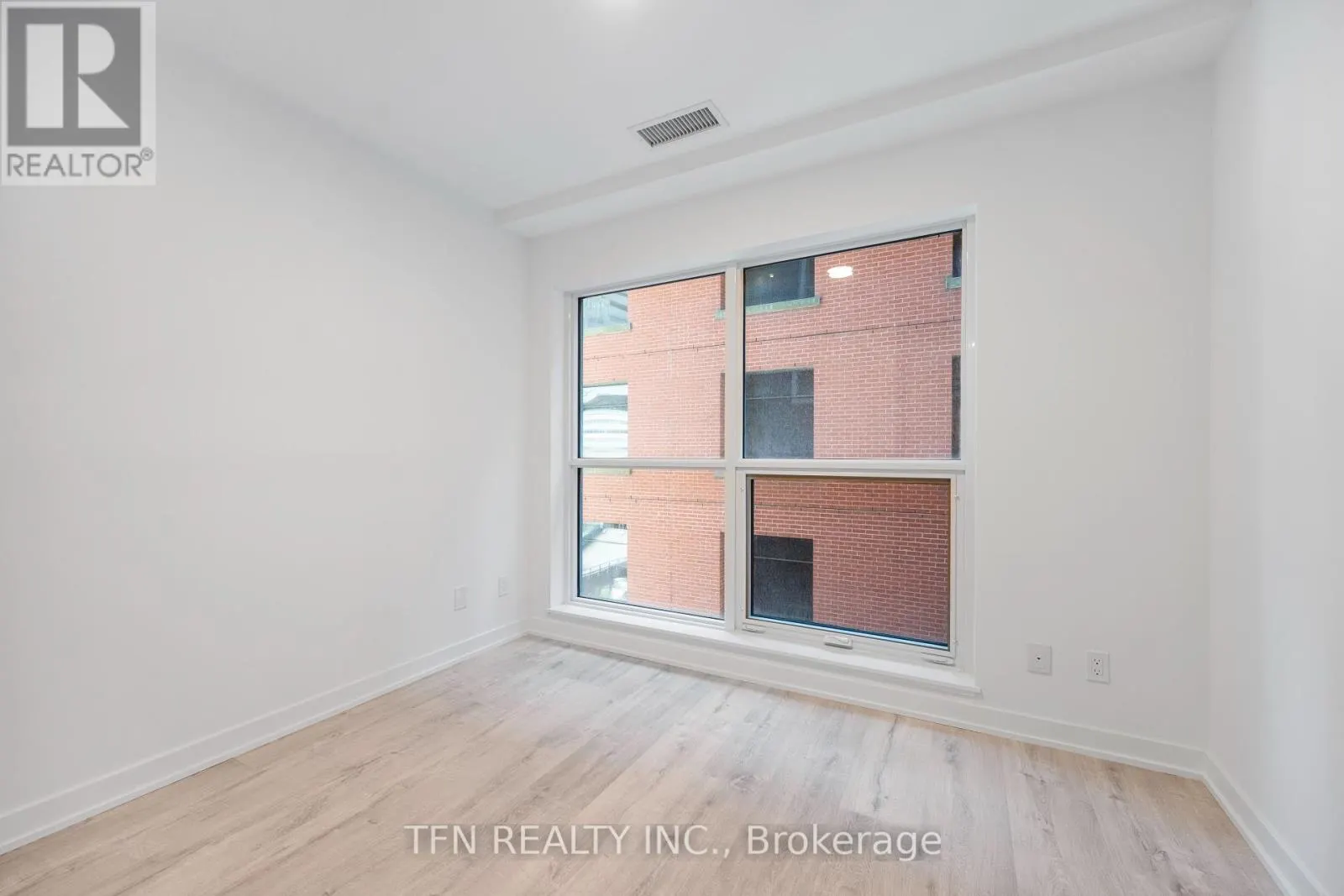 603 - 327 KING STREET W