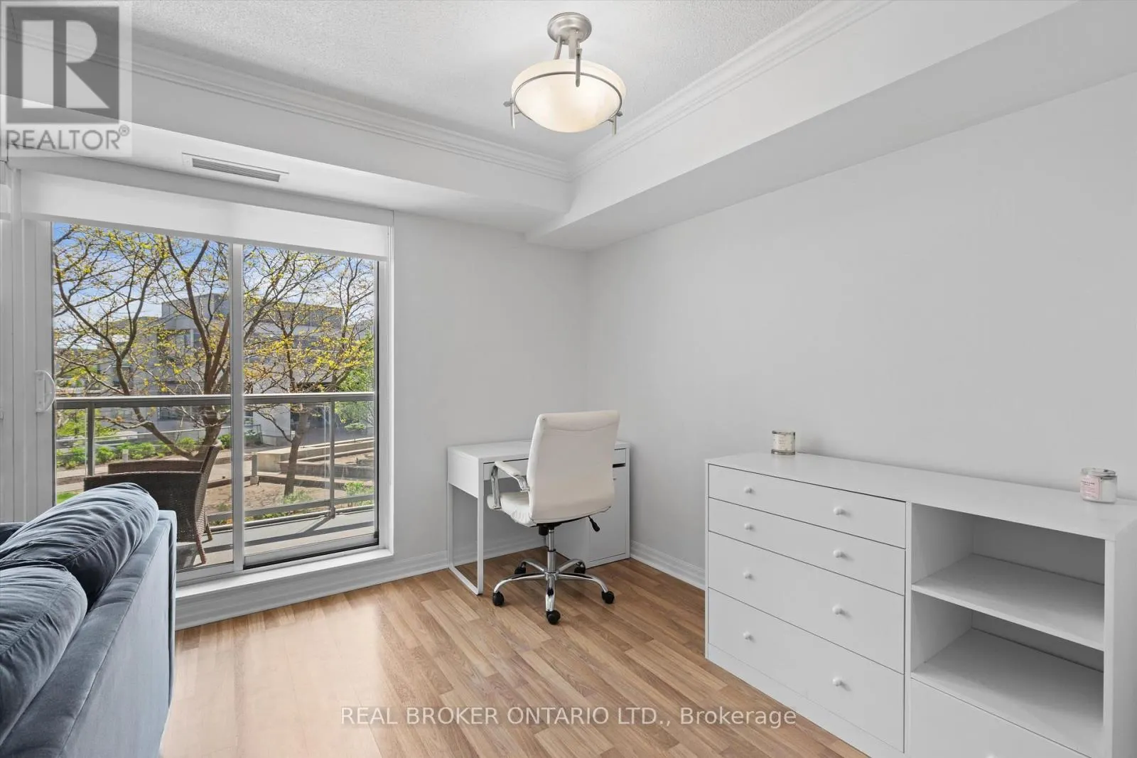216 - 2035 SHEPPARD AVENUE E