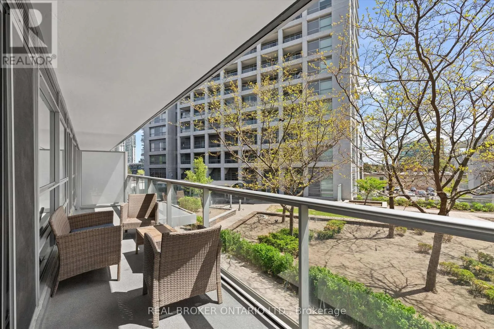 216 - 2035 SHEPPARD AVENUE E