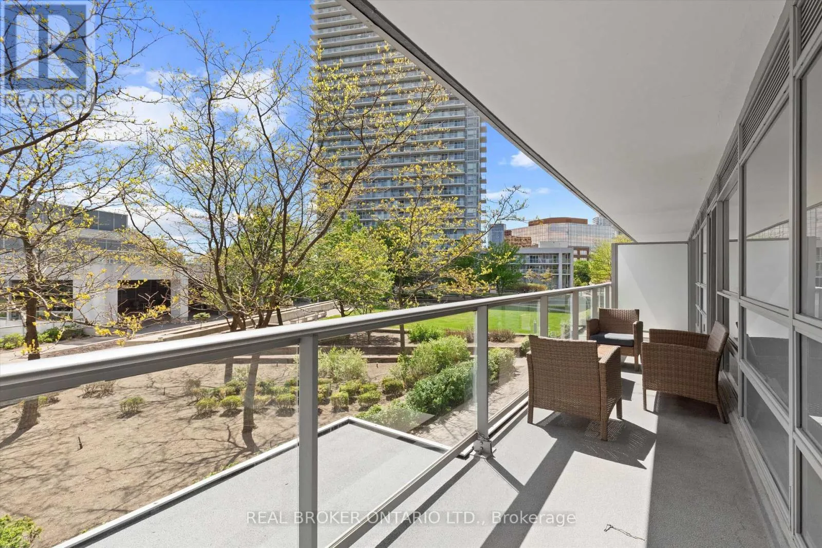 216 - 2035 SHEPPARD AVENUE E