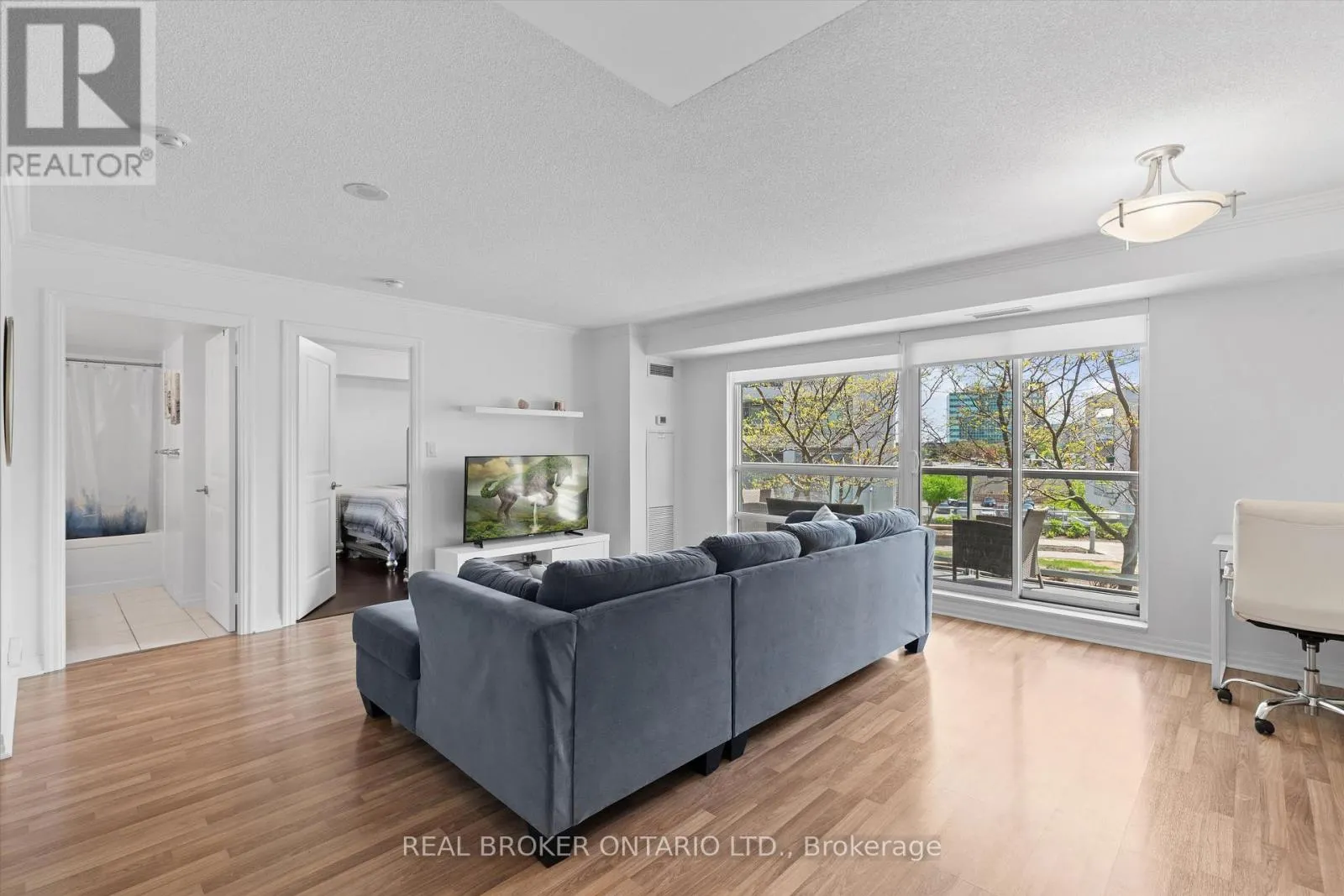 216 - 2035 SHEPPARD AVENUE E