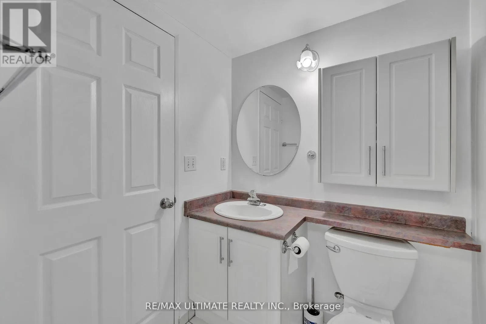 212 - 7 BISHOP AVENUE