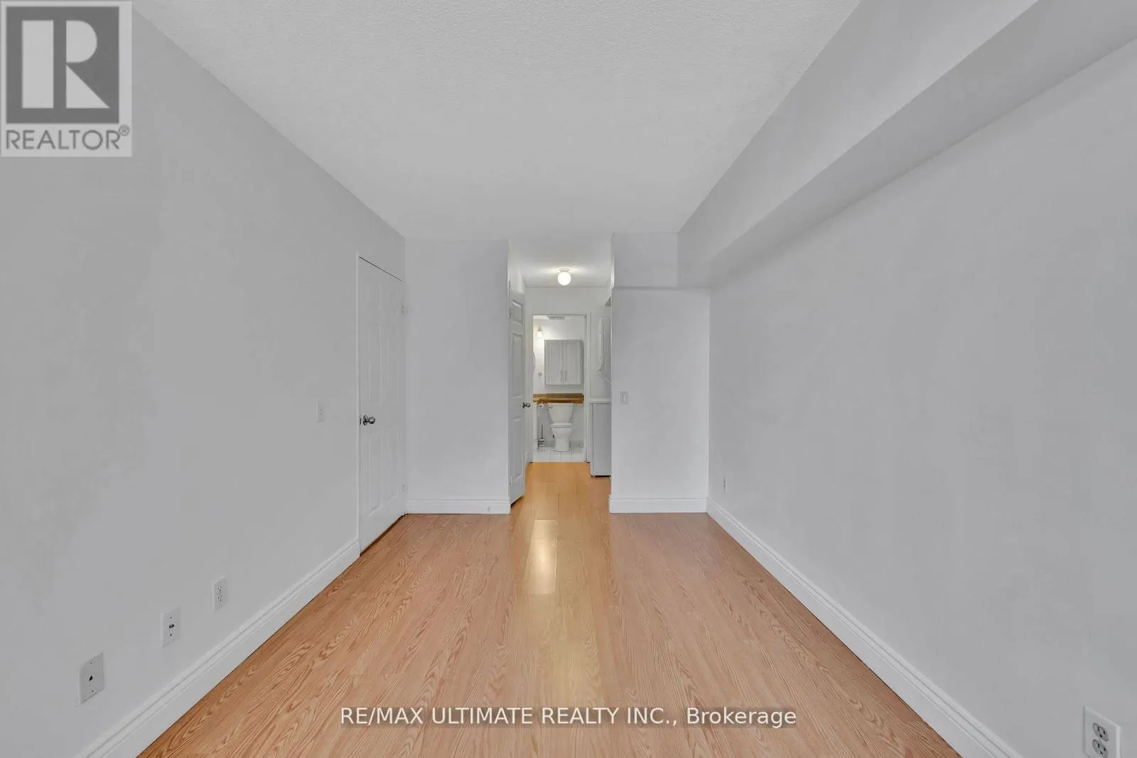 212 - 7 BISHOP AVENUE