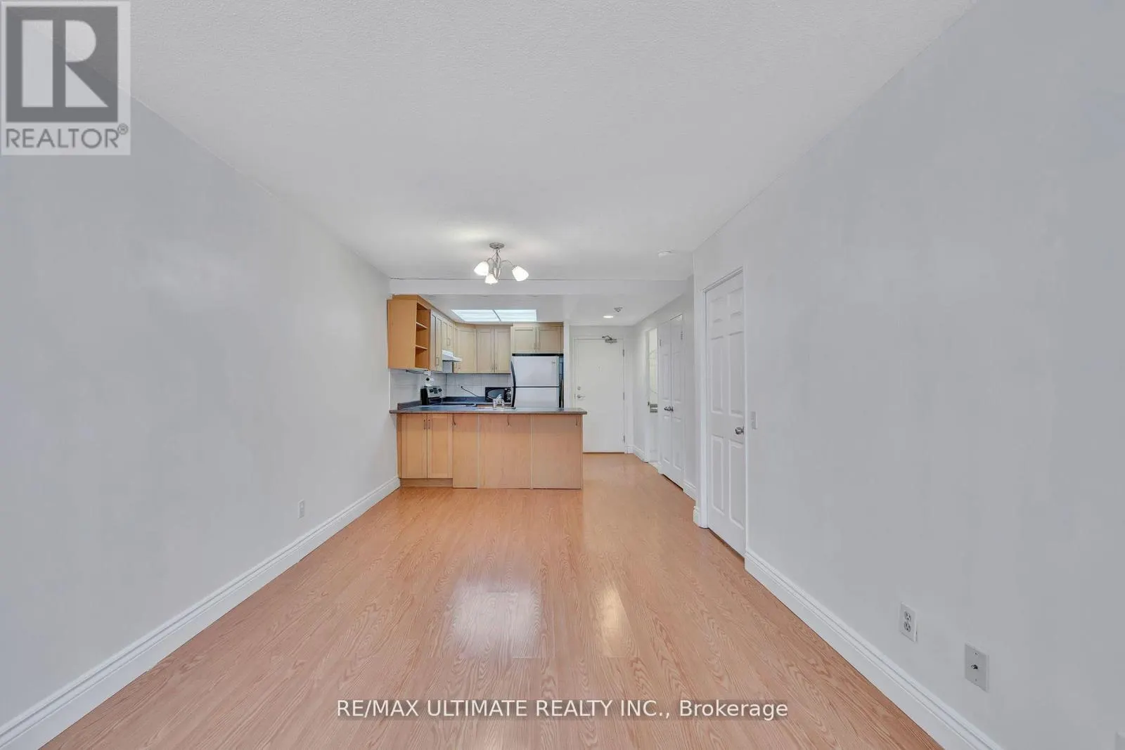 212 - 7 BISHOP AVENUE
