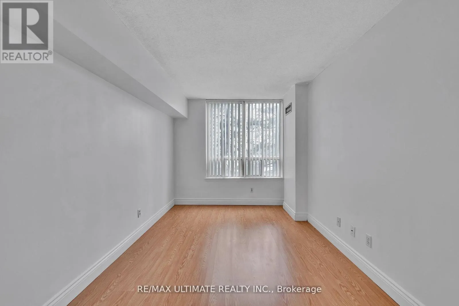 212 - 7 BISHOP AVENUE