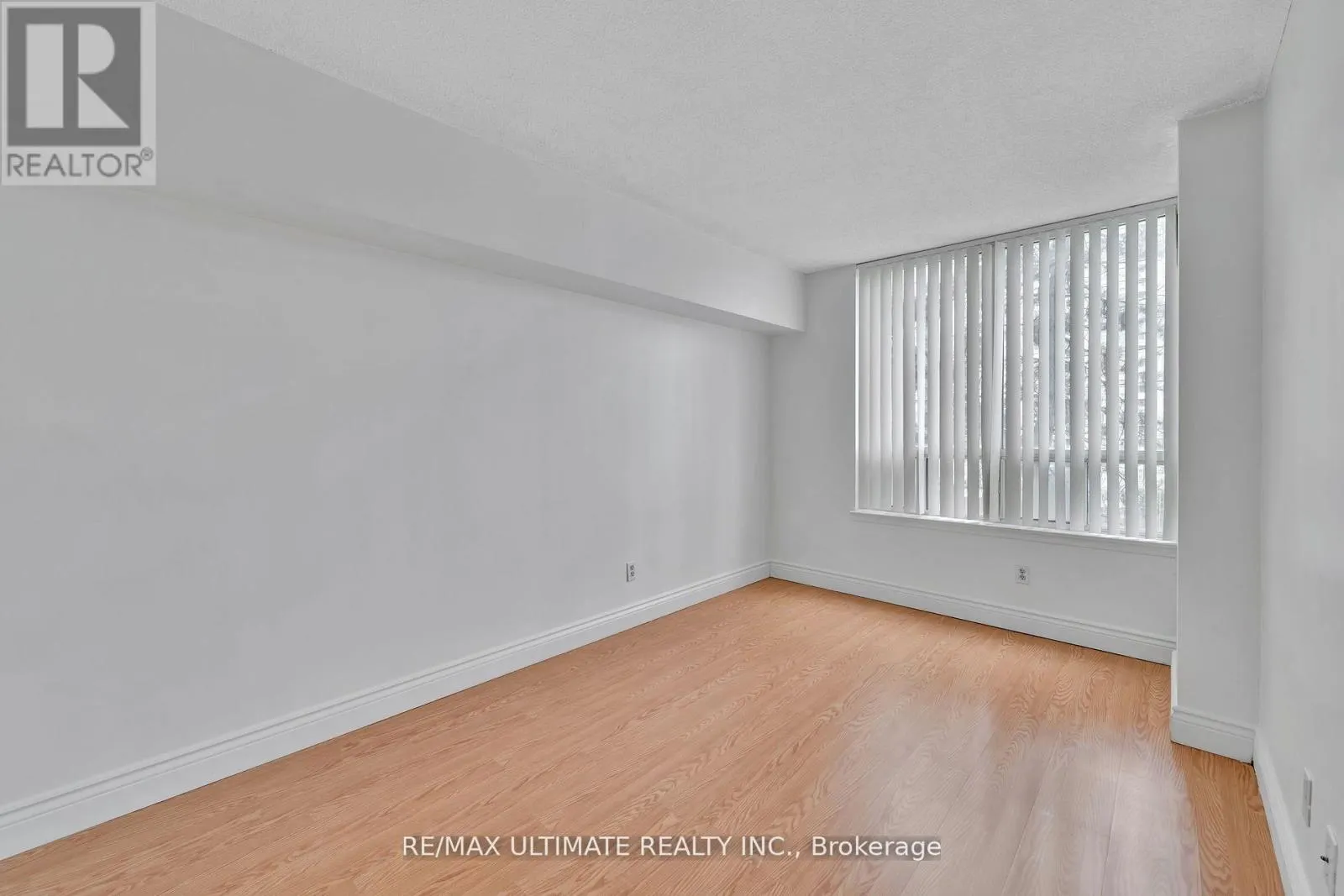 212 - 7 BISHOP AVENUE