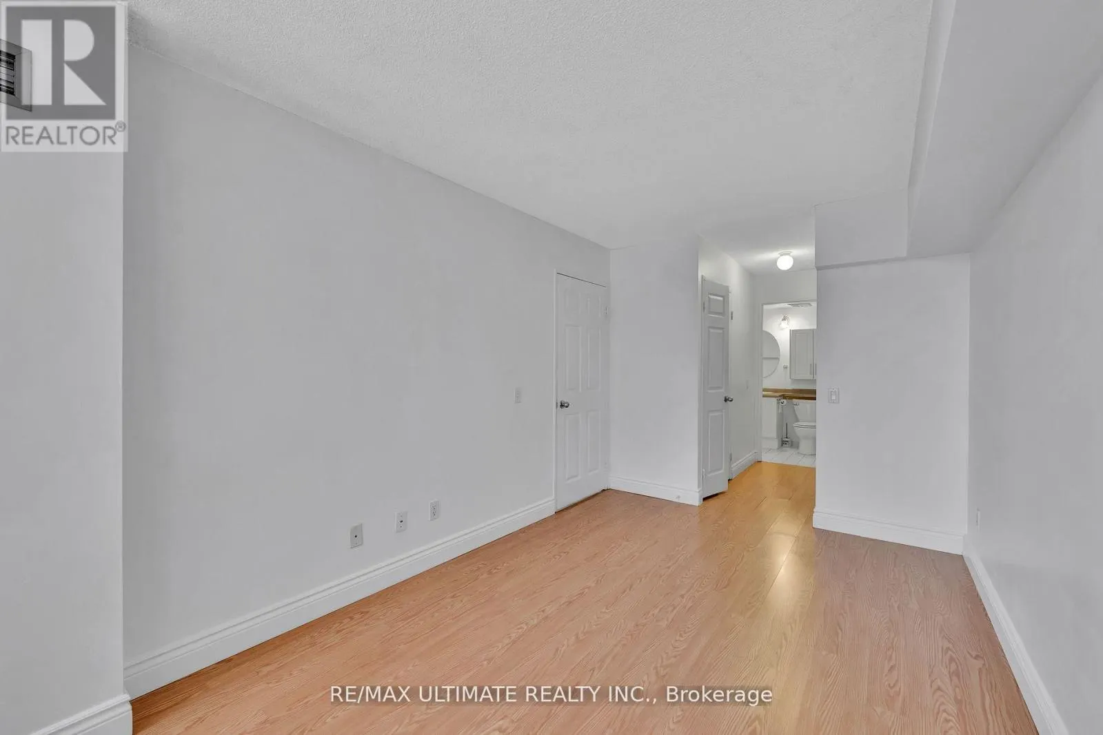 212 - 7 BISHOP AVENUE