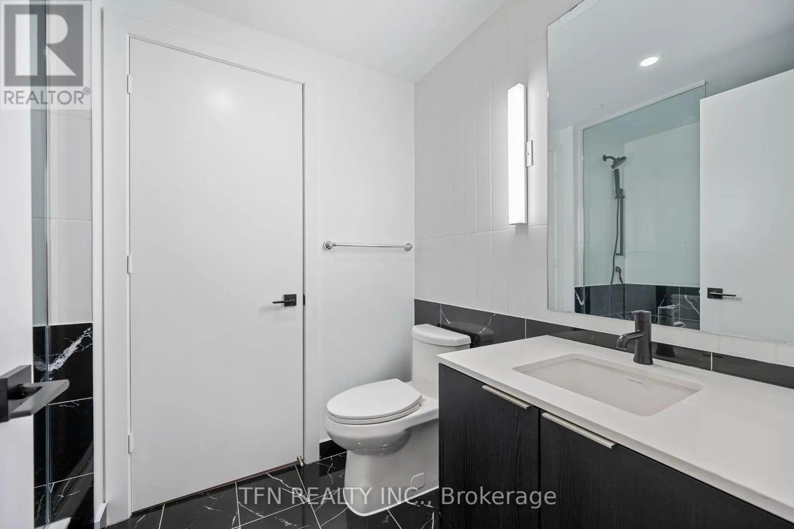 307 - 327 KING STREET W