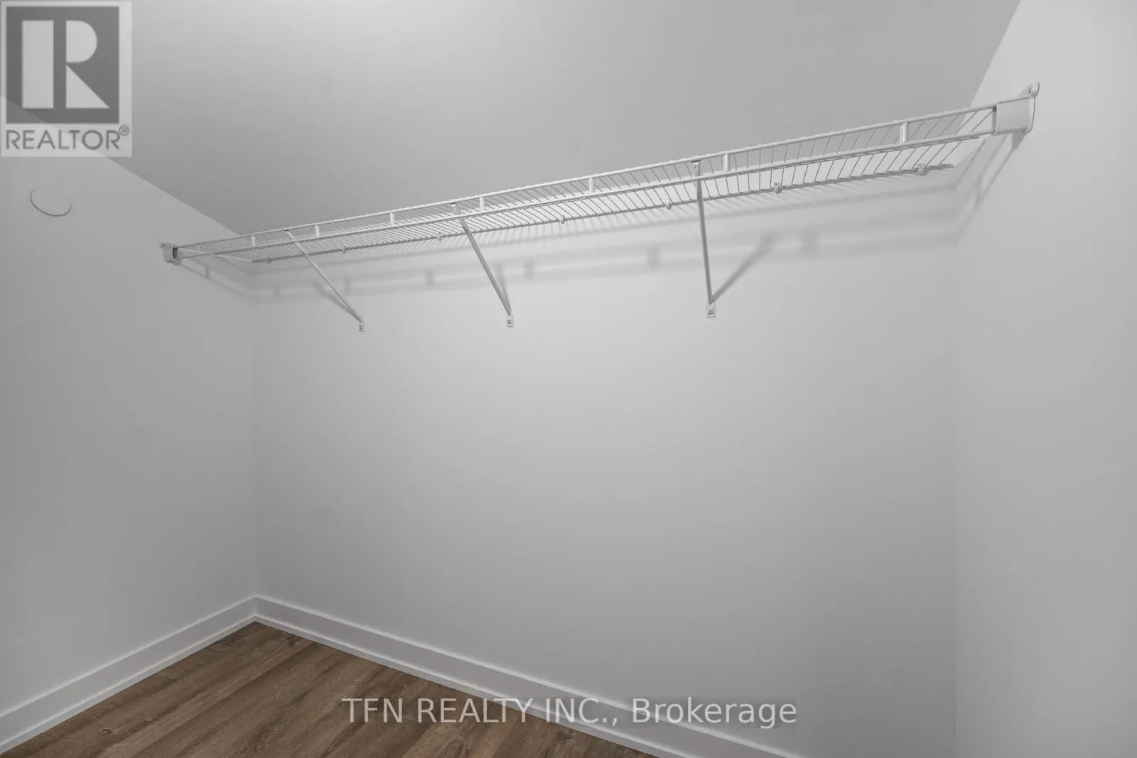 307 - 327 KING STREET W
