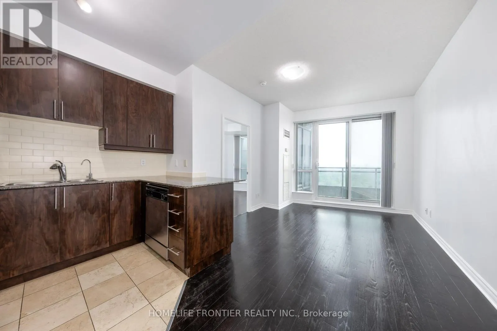 1712 - 18 HOLMES AVENUE