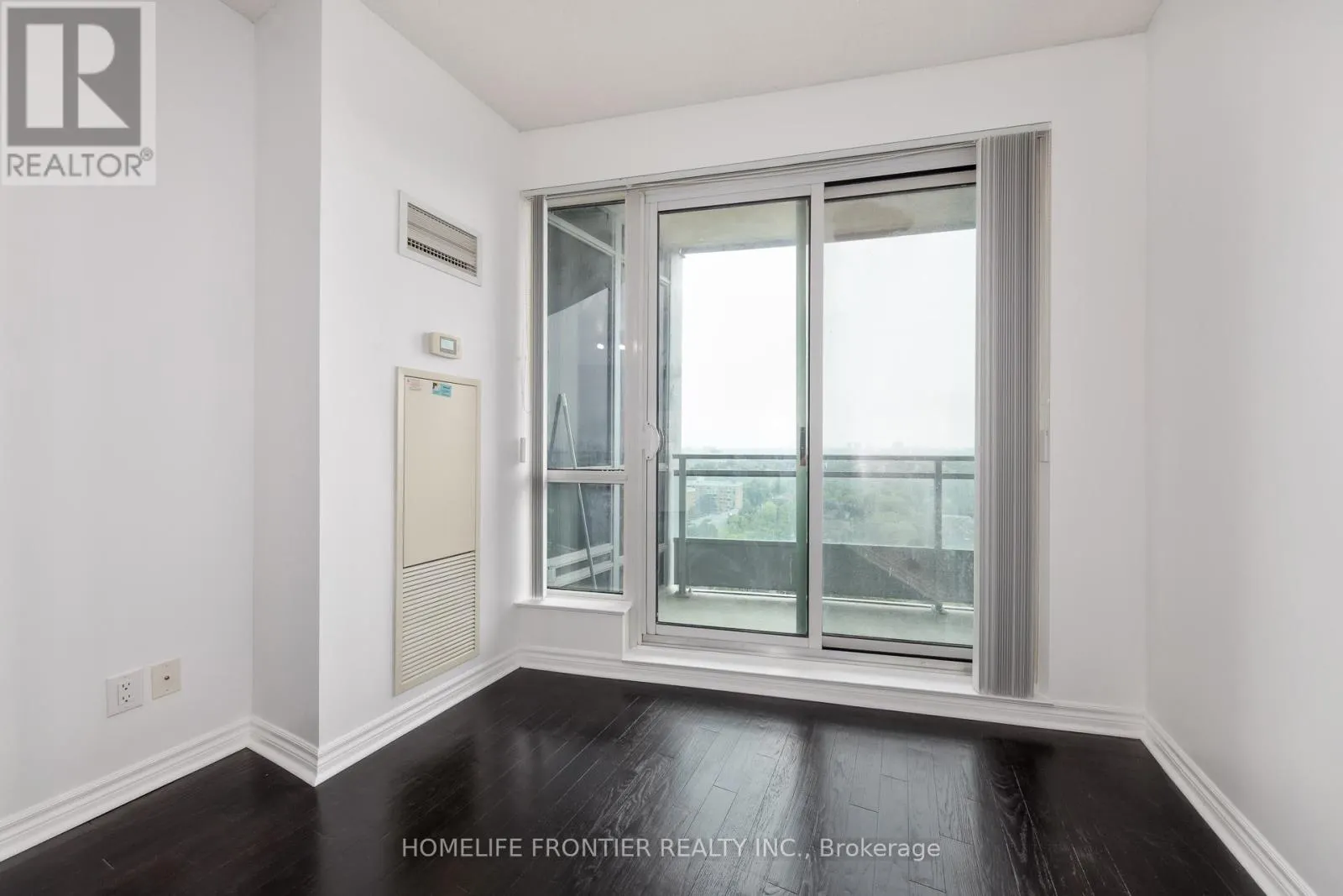 1712 - 18 HOLMES AVENUE