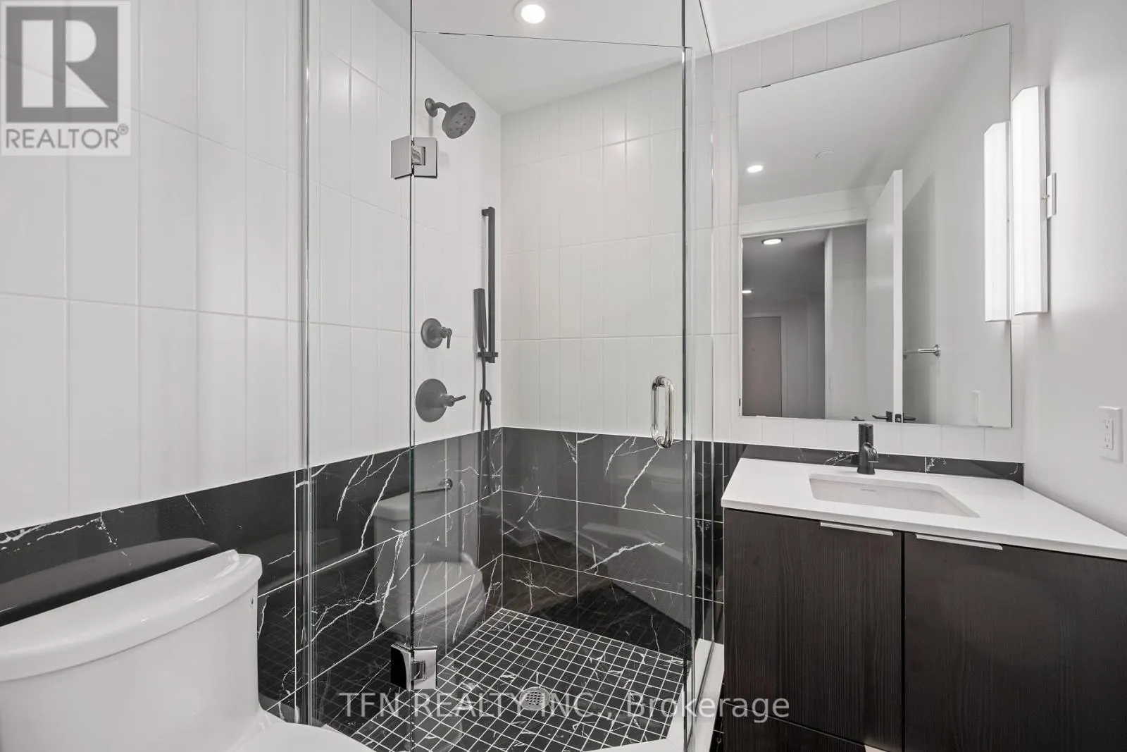 301 - 327 KING STREET W