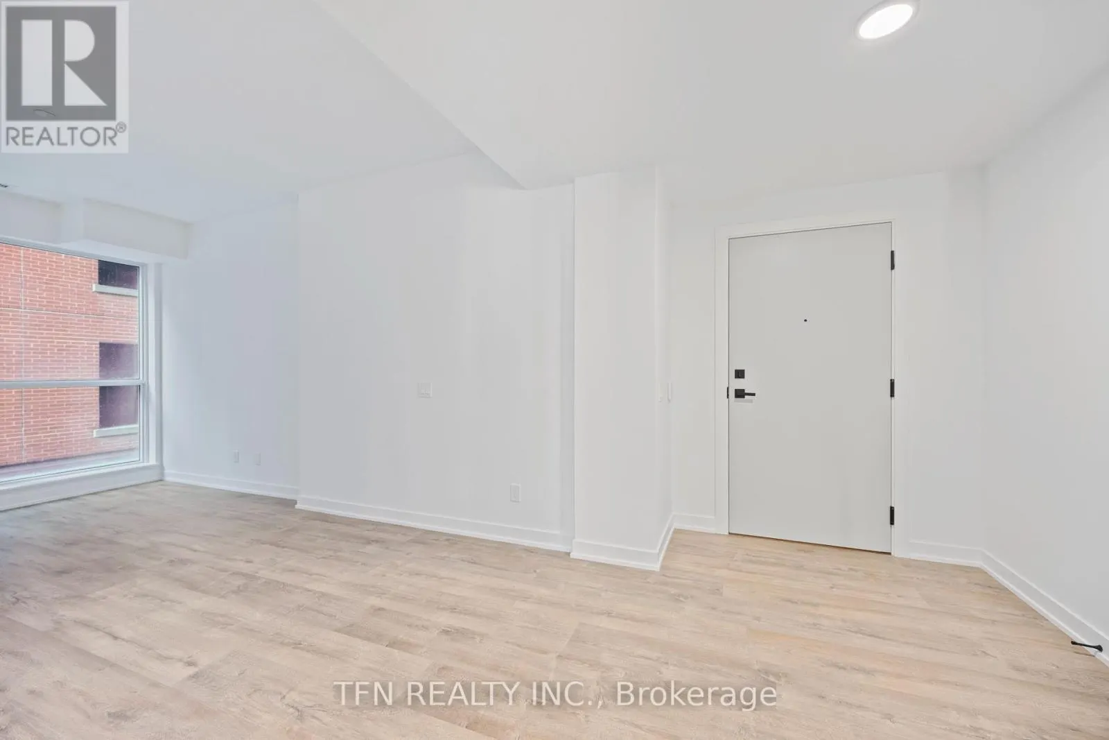 301 - 327 KING STREET W