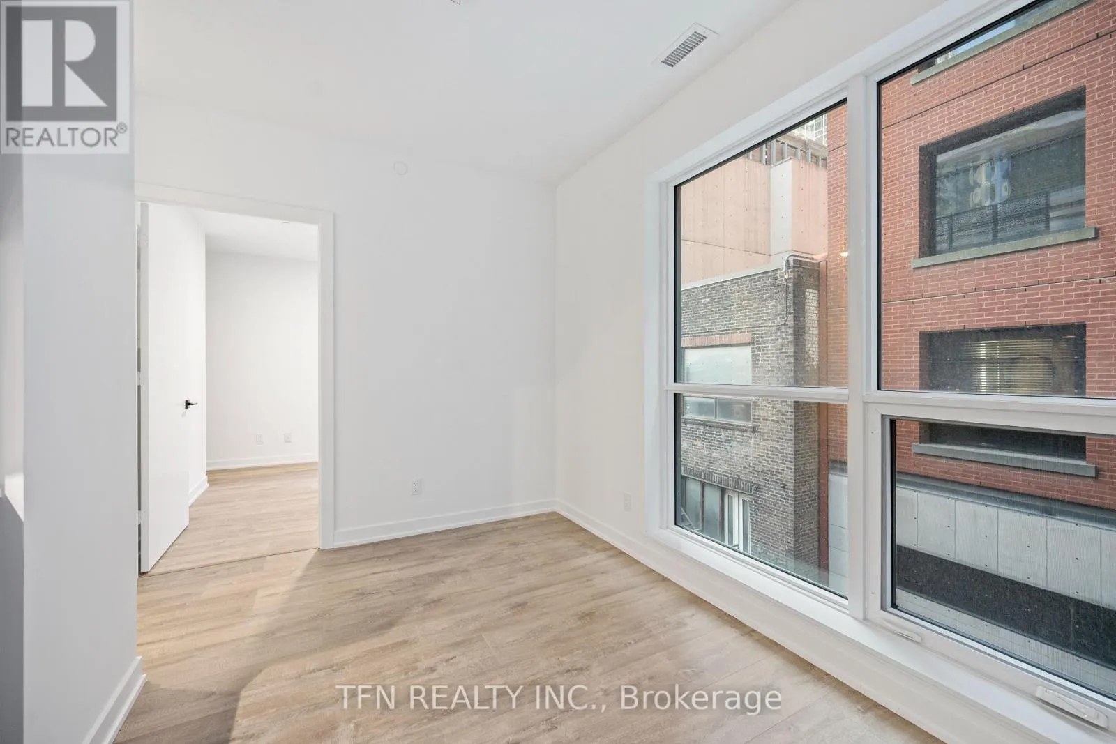 301 - 327 KING STREET W