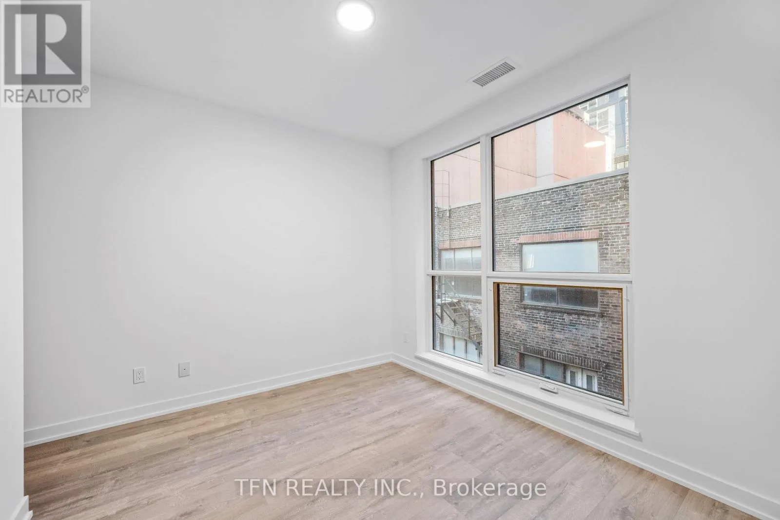 301 - 327 KING STREET W