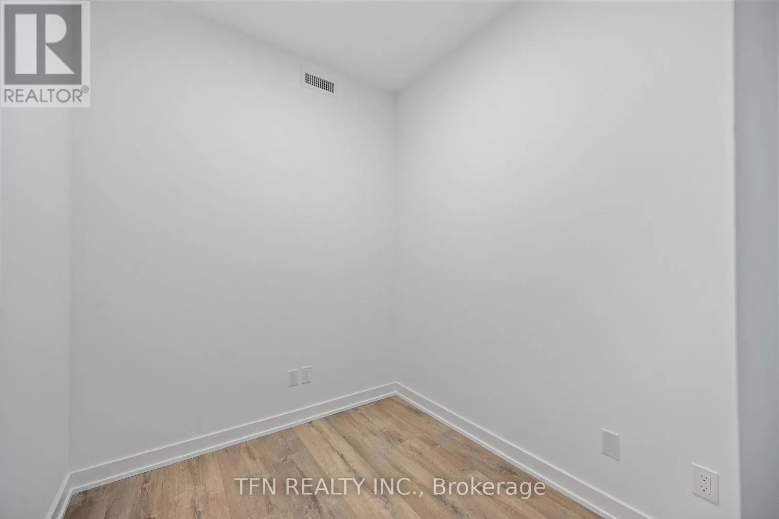 301 - 327 KING STREET W