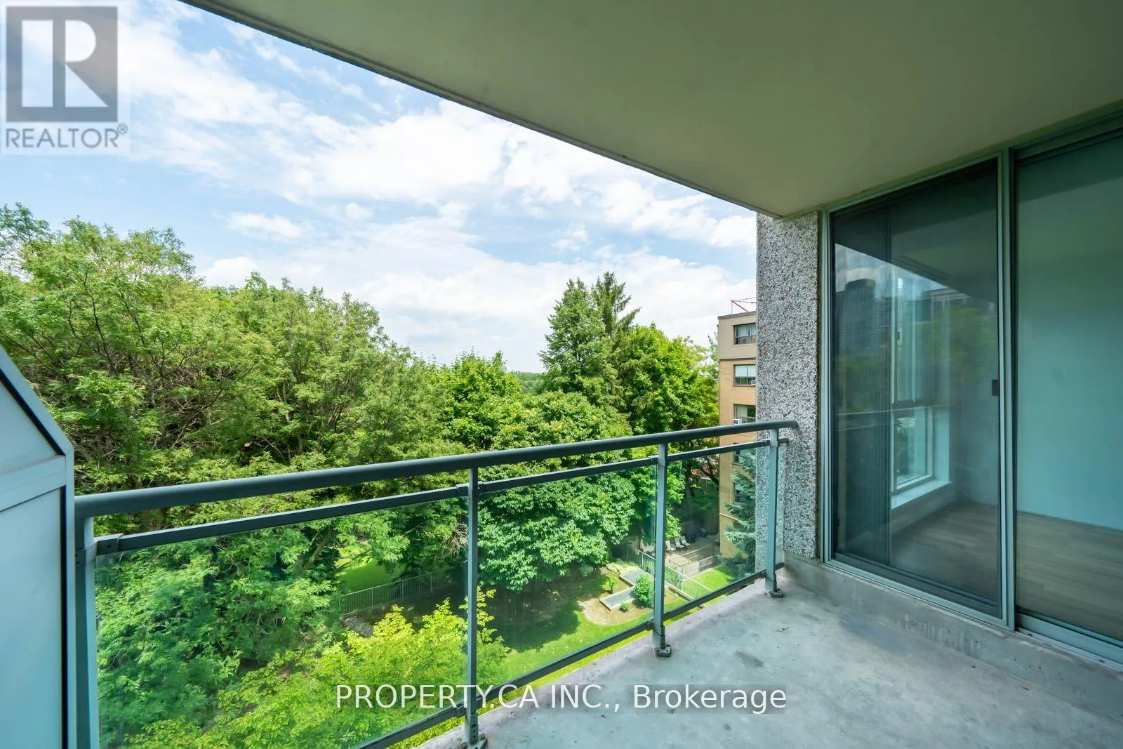 603 - 398 EGLINTON AVENUE E