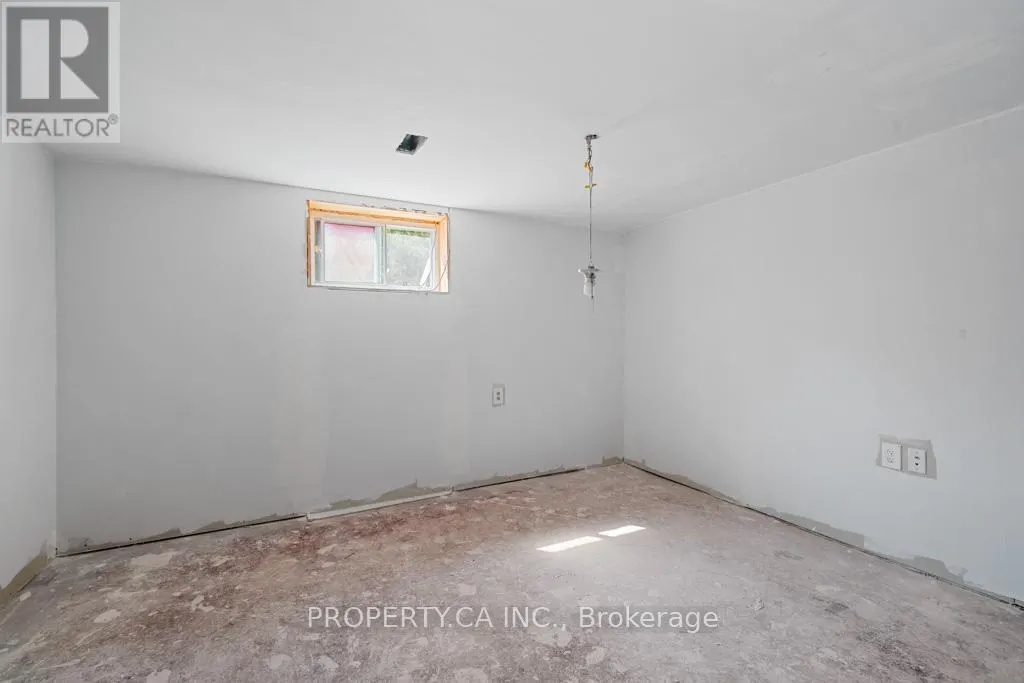 35 FARRELL AVENUE