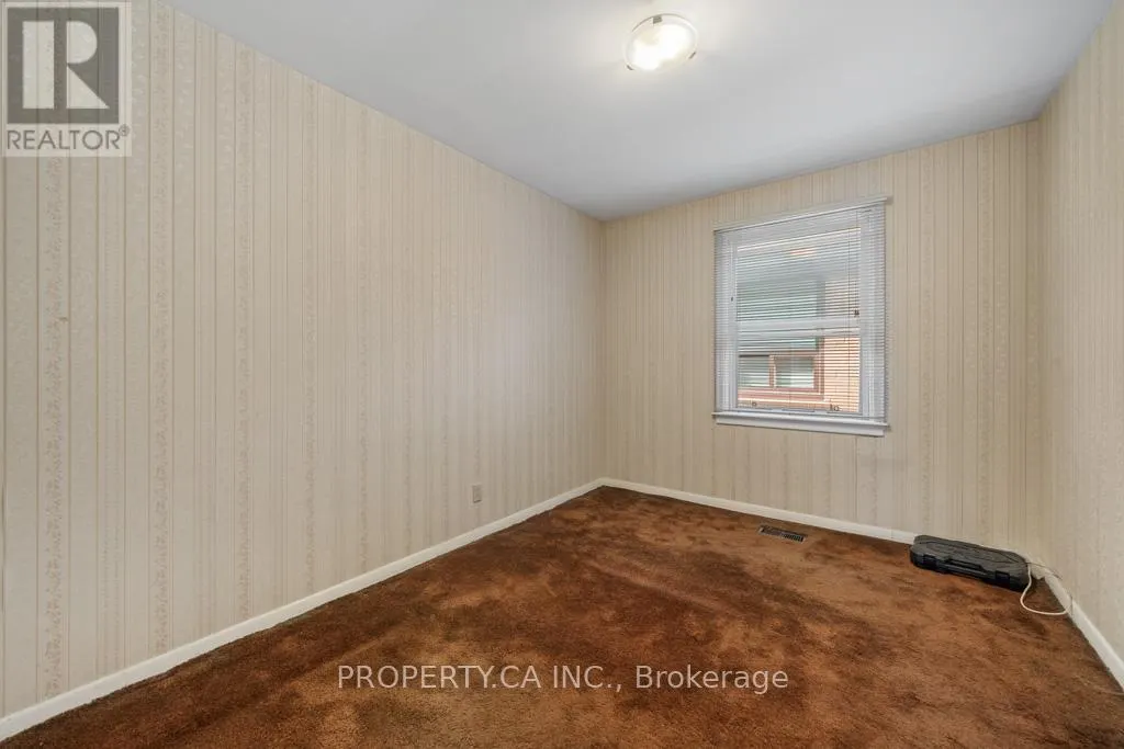 35 FARRELL AVENUE