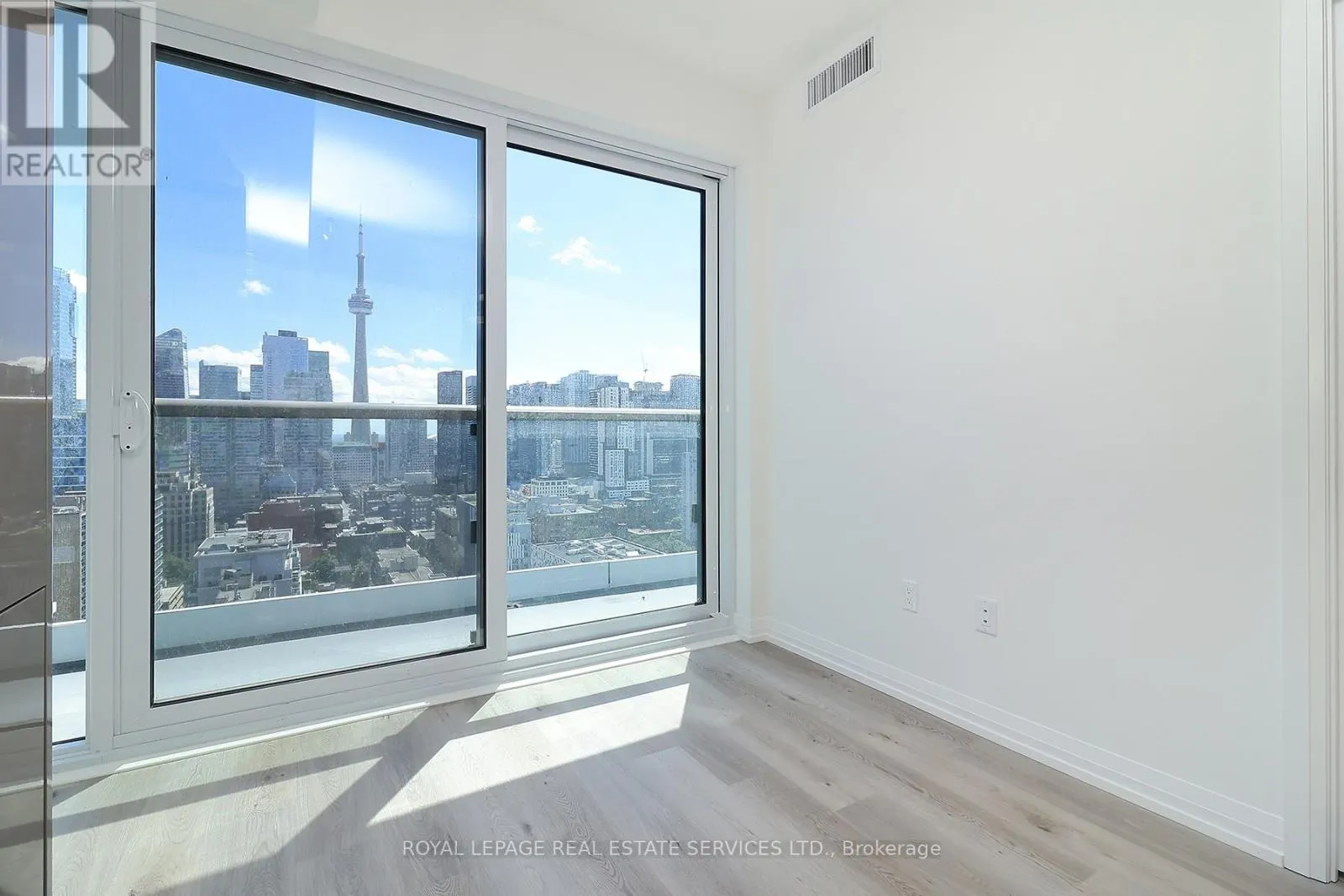 2408 - 280 DUNDAS STREET W