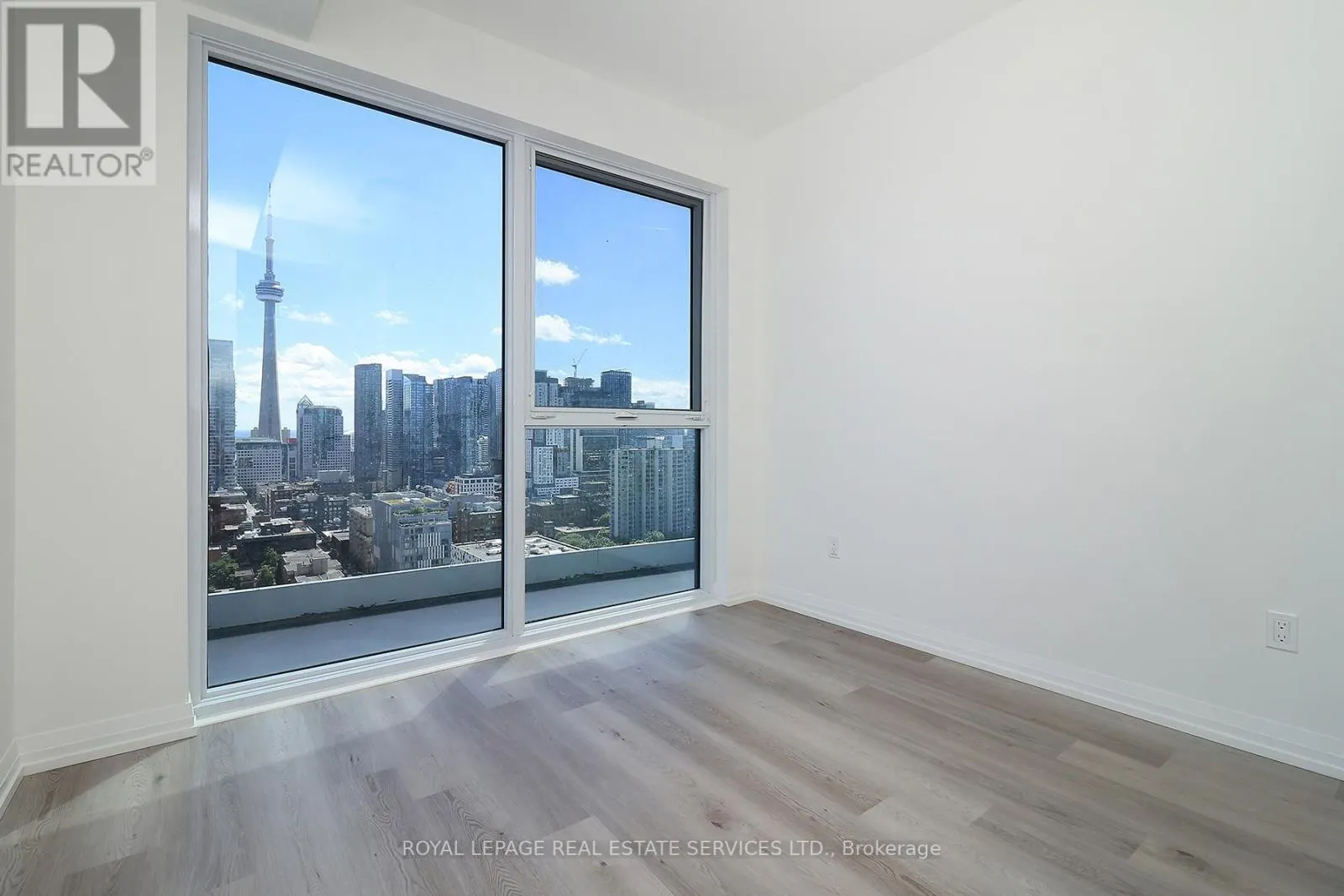 2408 - 280 DUNDAS STREET W
