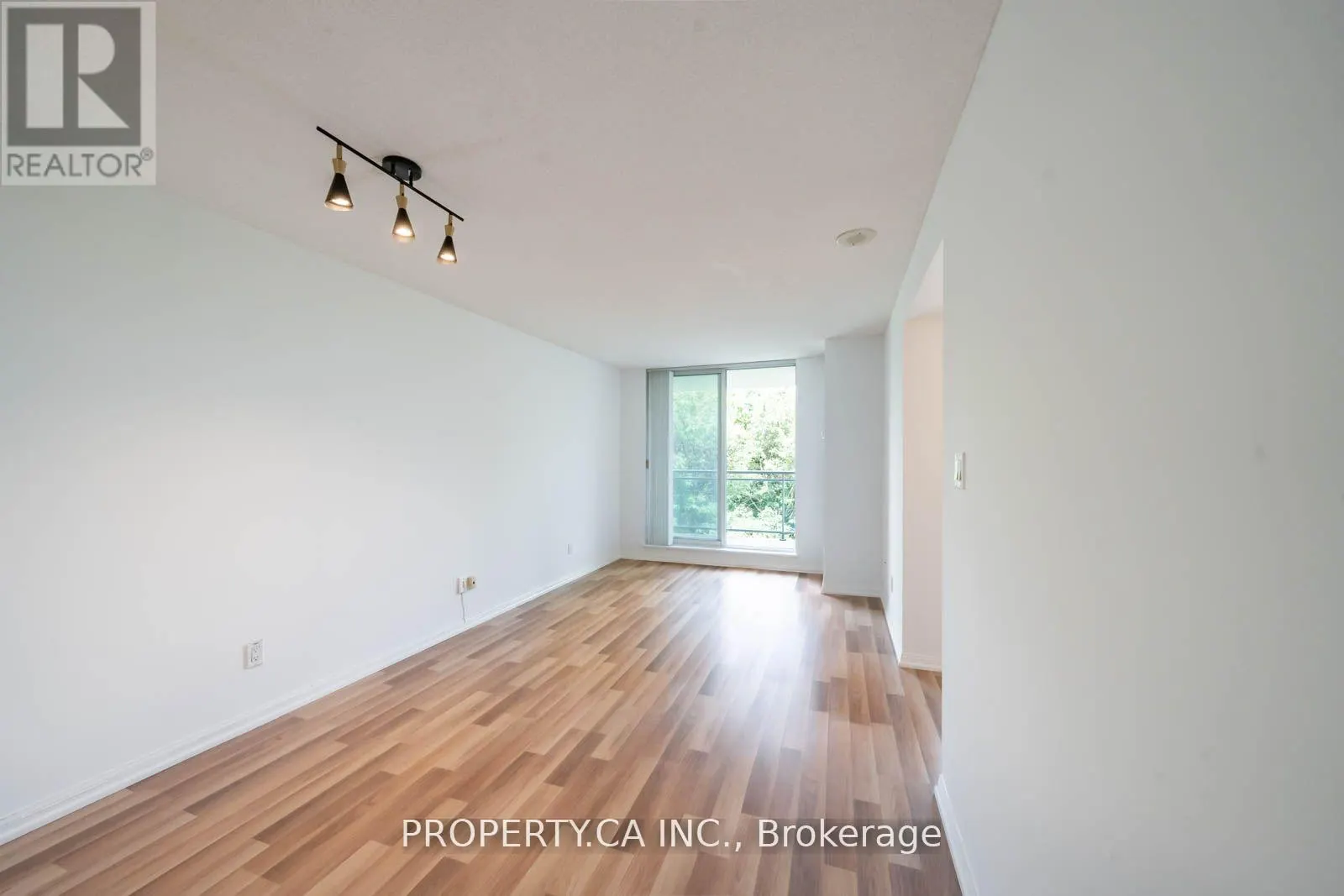 603 - 398 EGLINTON AVENUE E