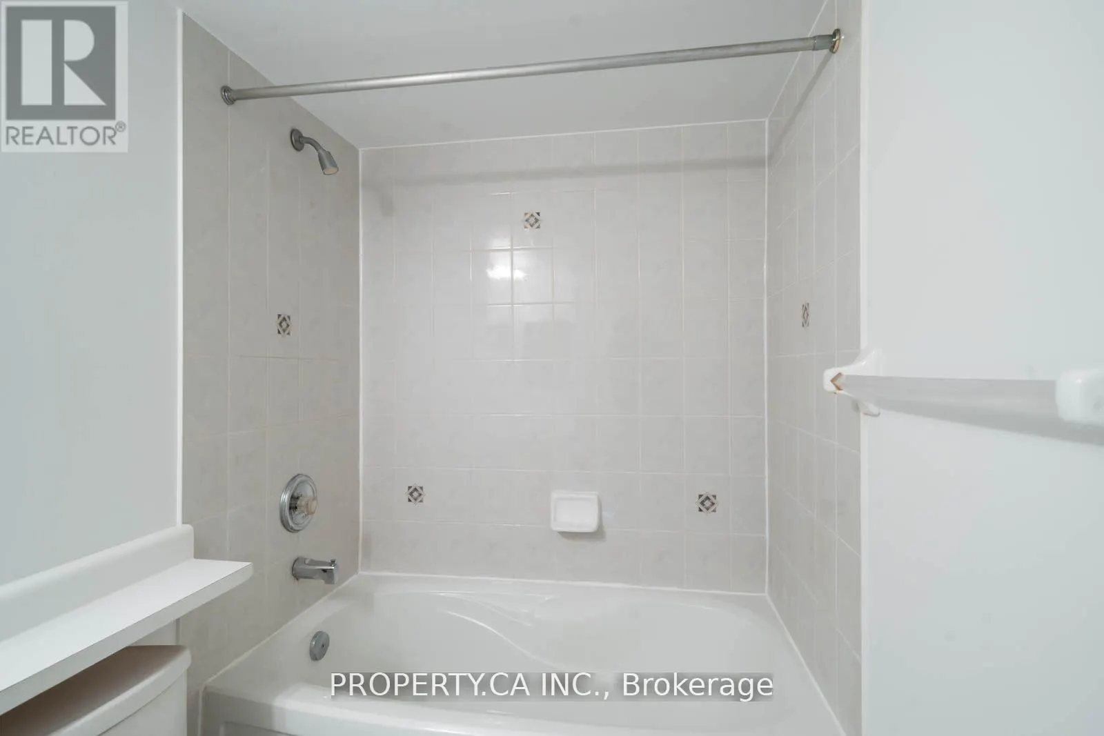 603 - 398 EGLINTON AVENUE E