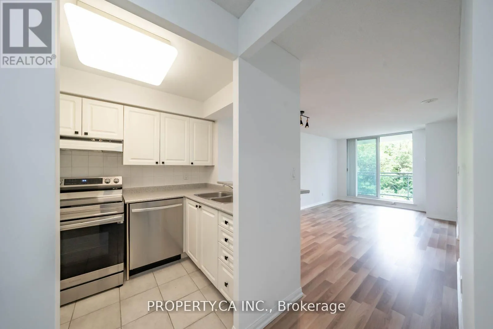 603 - 398 EGLINTON AVENUE E