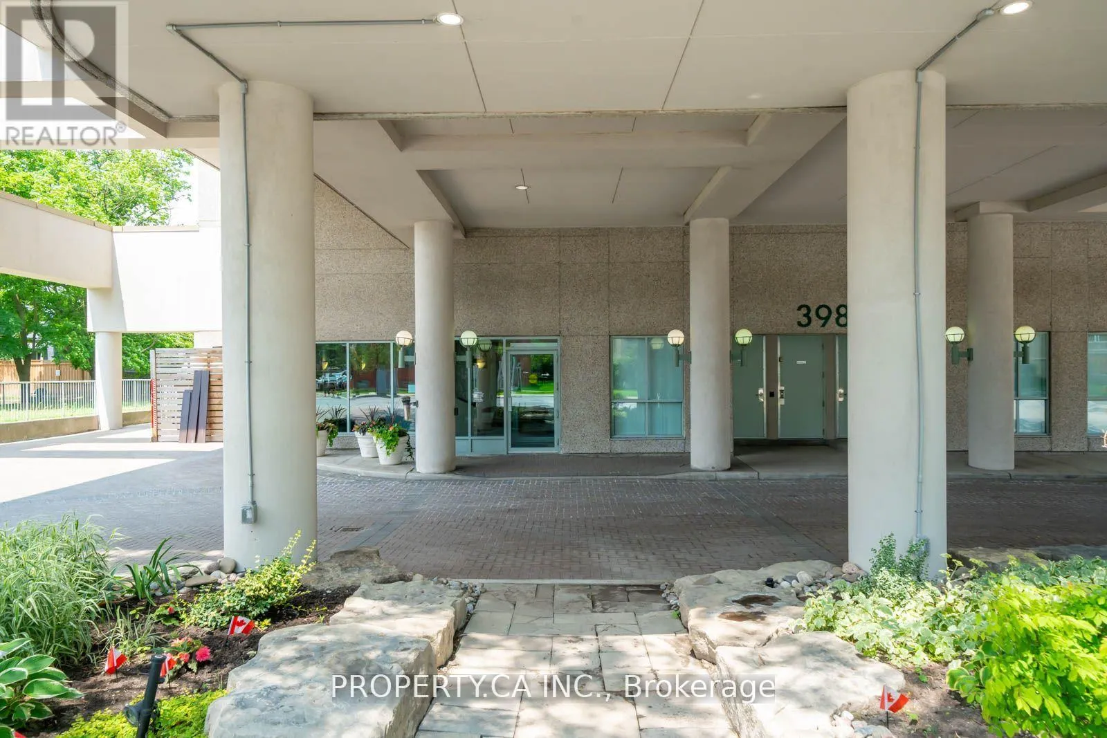 603 - 398 EGLINTON AVENUE E