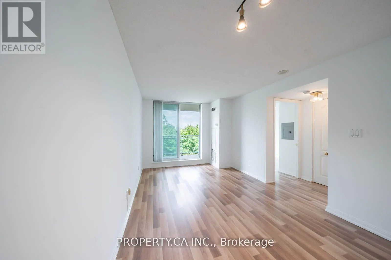 603 - 398 EGLINTON AVENUE E