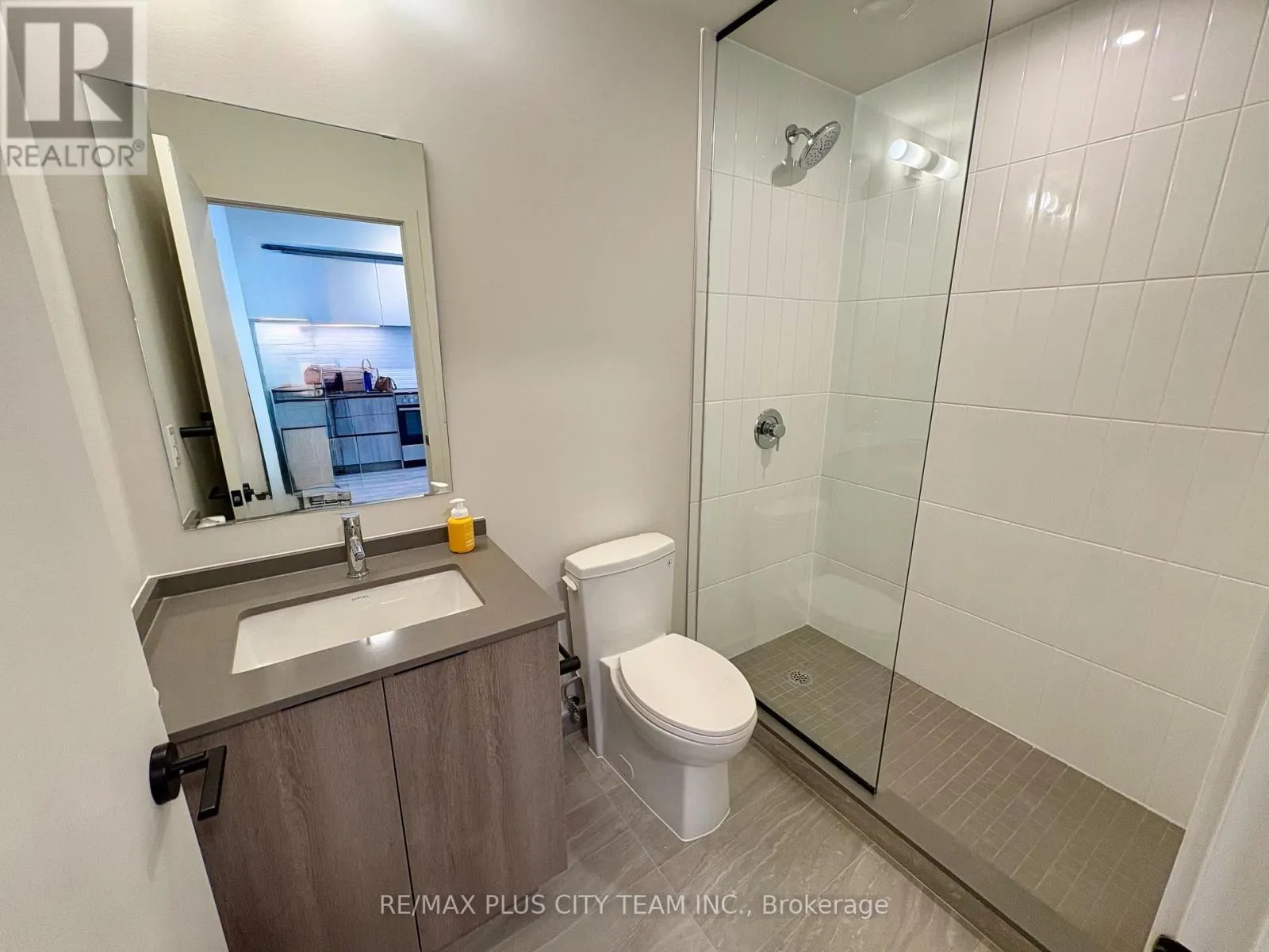 1510 - 181 STERLING ROAD