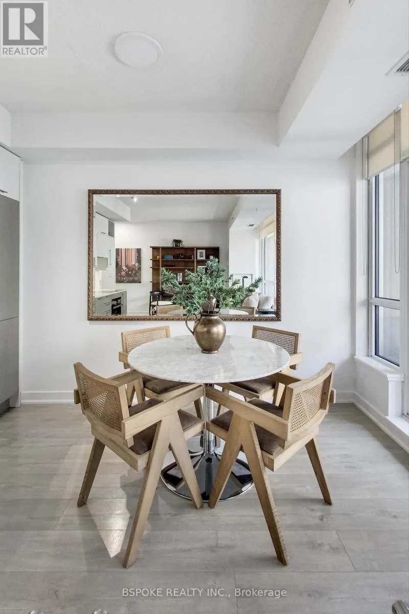 518 - 199 RICHMOND STREET W