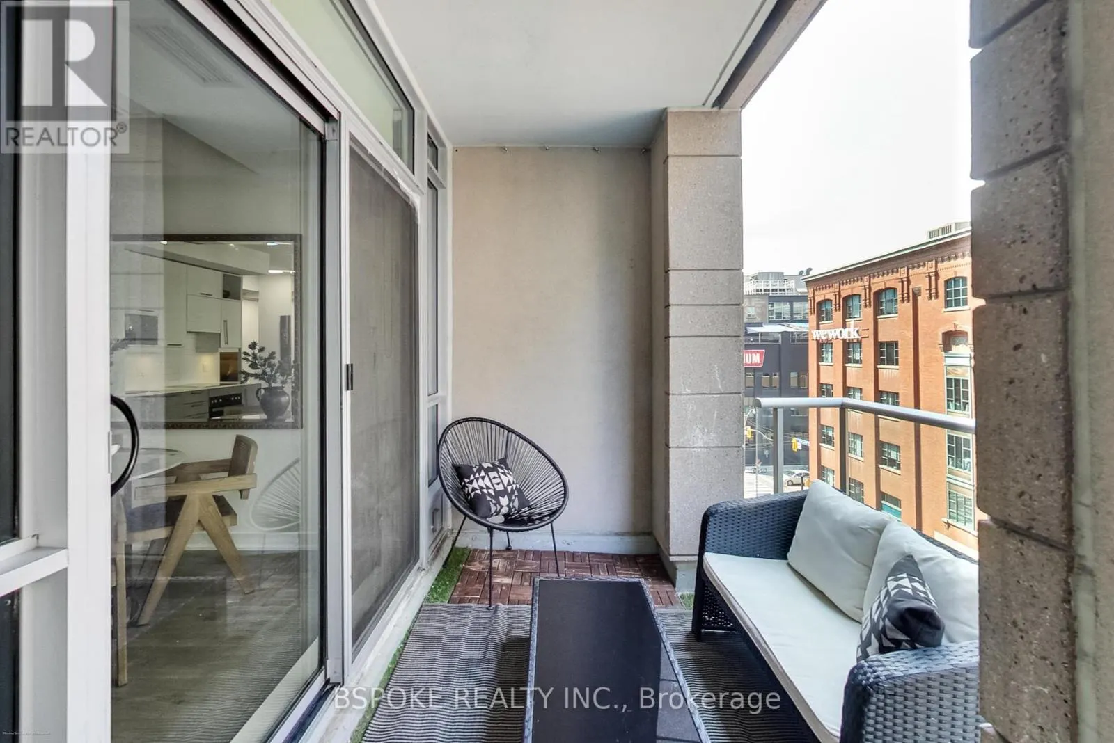 518 - 199 RICHMOND STREET W