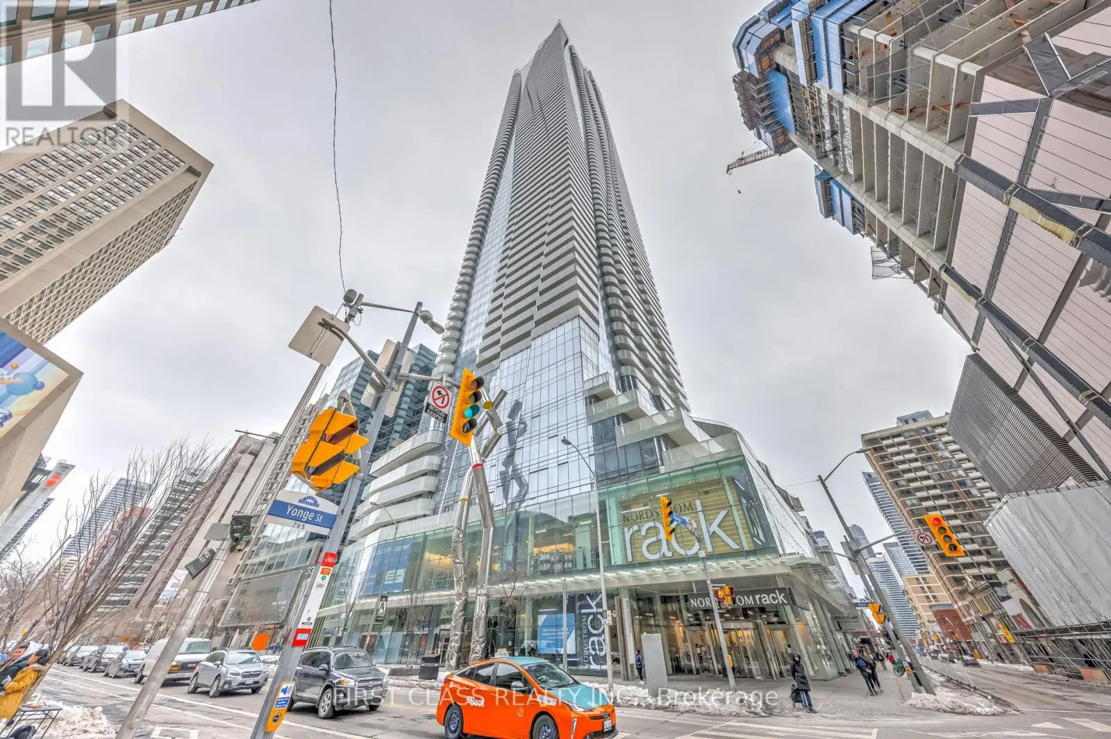 5305 - 1 BLOOR STREET E
