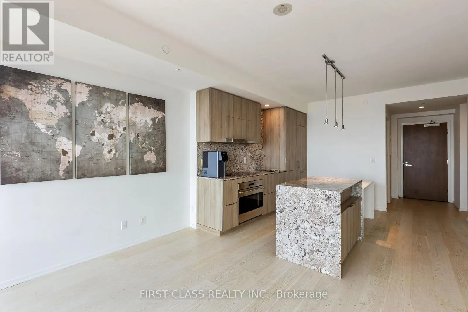 5305 - 1 BLOOR STREET E