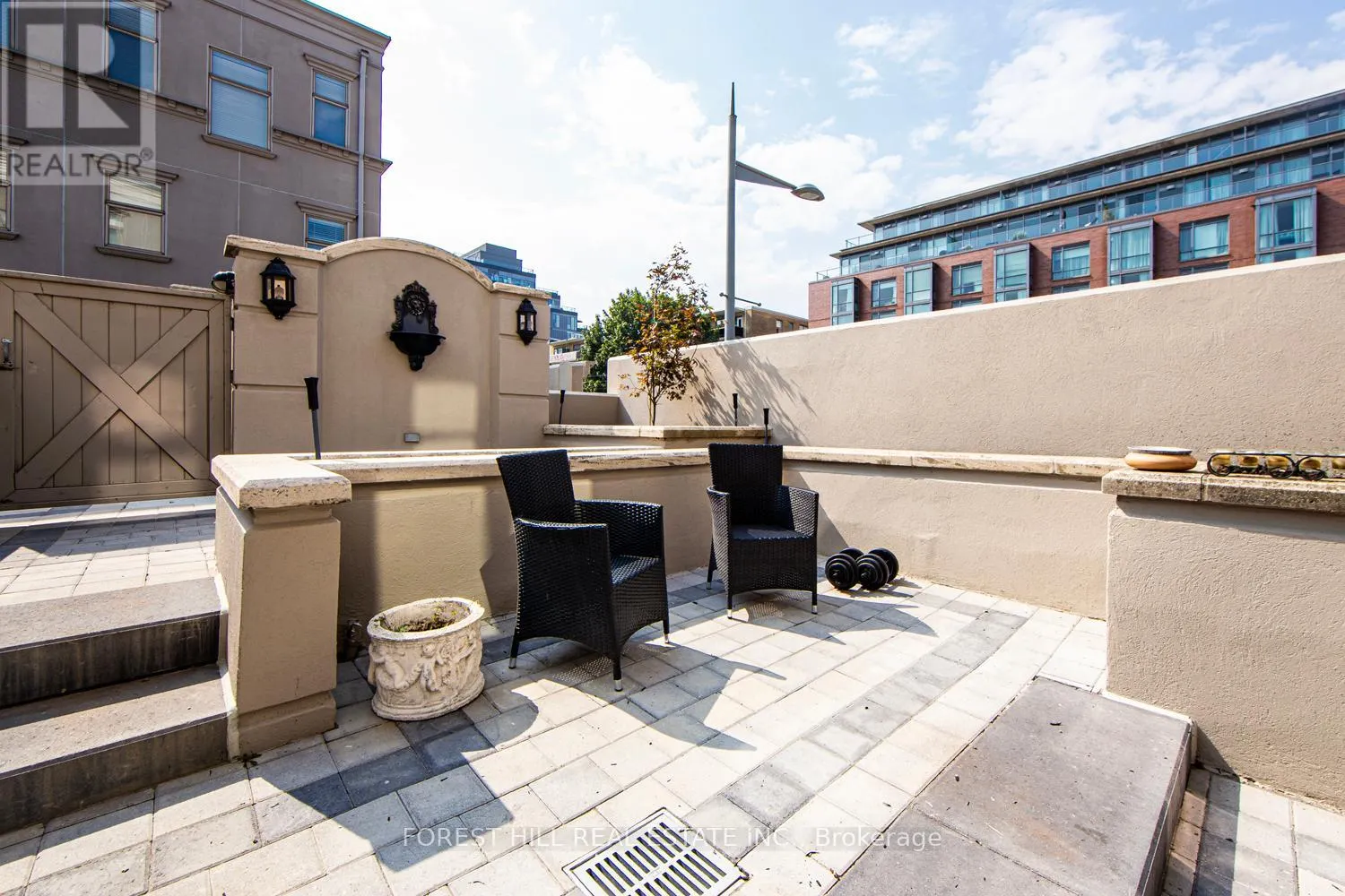 13 - 260 RUSSELL HILL ROAD