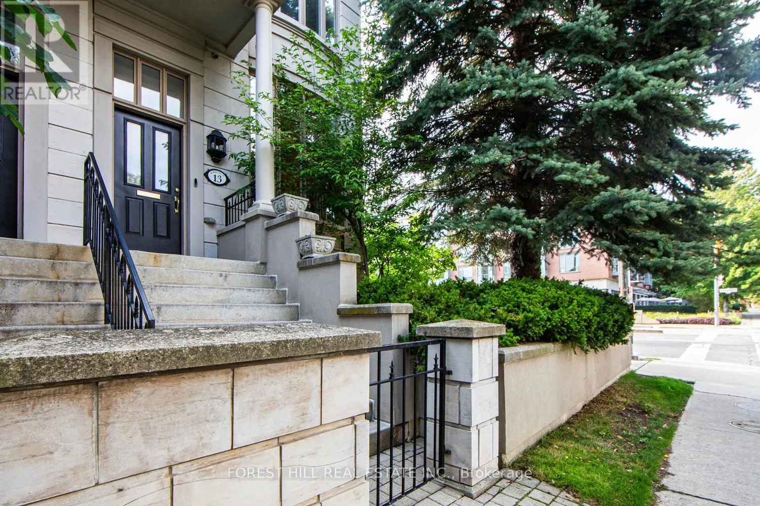13 - 260 RUSSELL HILL ROAD