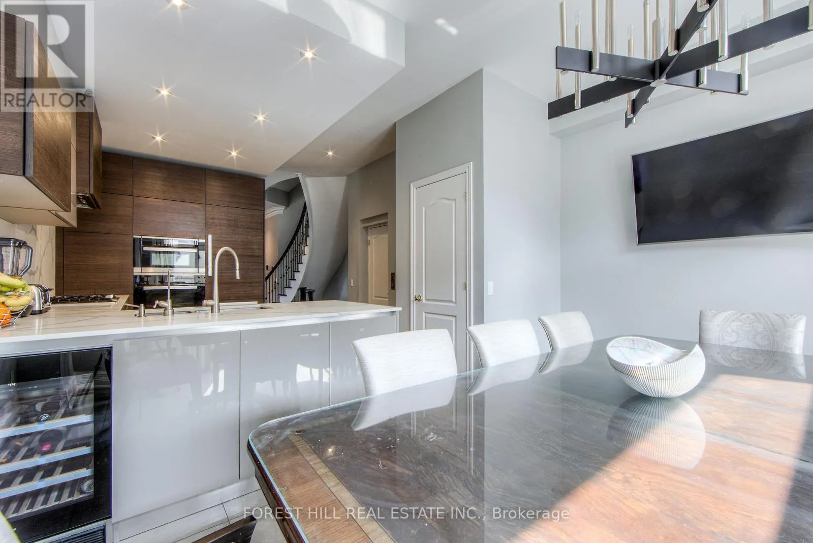 13 - 260 RUSSELL HILL ROAD
