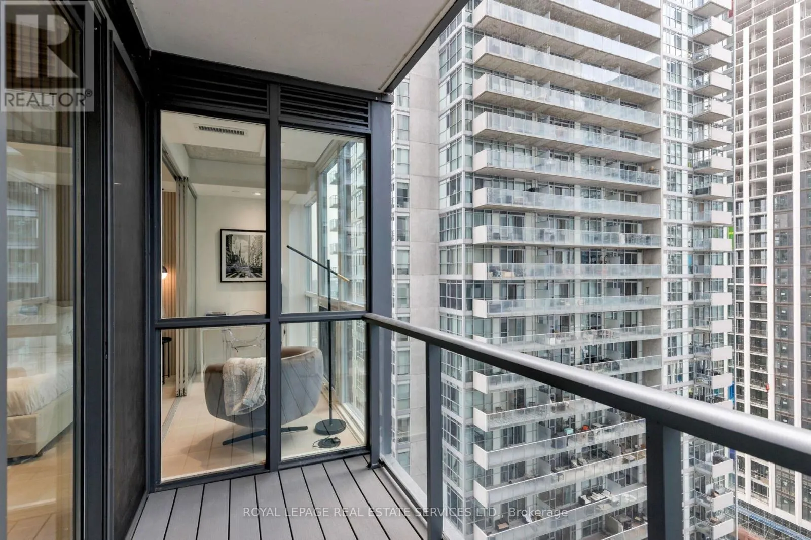 2301 - 88 BLUE JAYS WAY