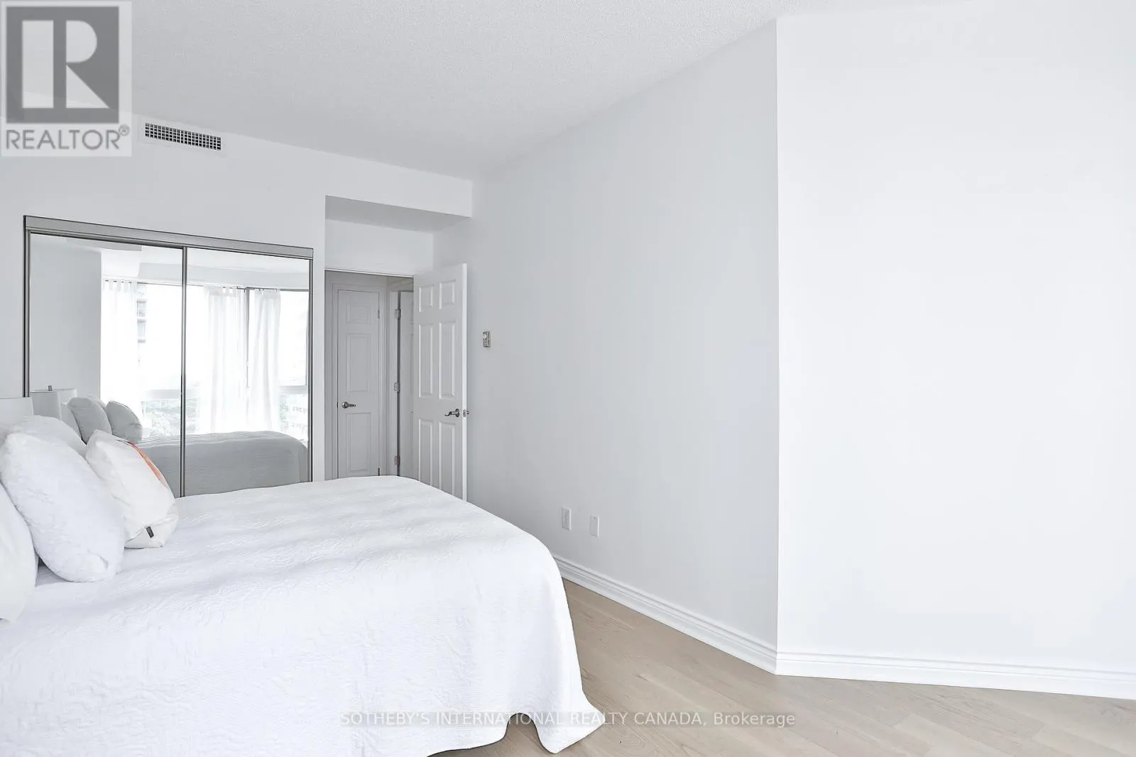 1003 - 7 BROADWAY AVENUE