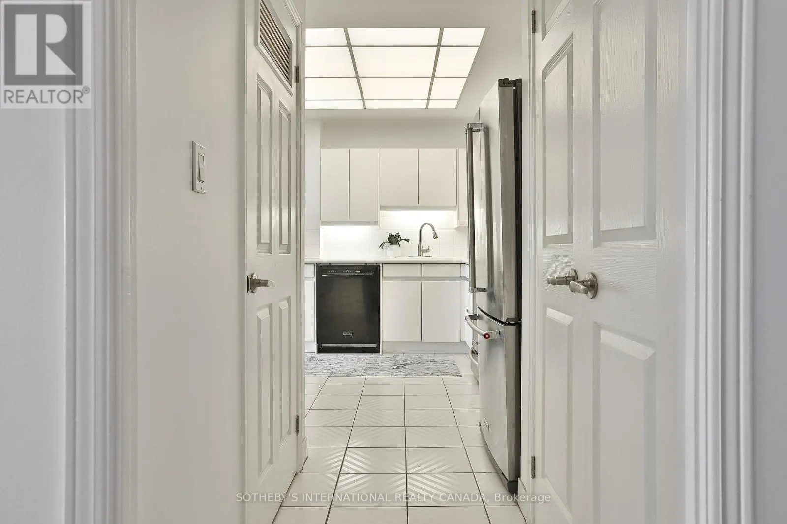 1003 - 7 BROADWAY AVENUE