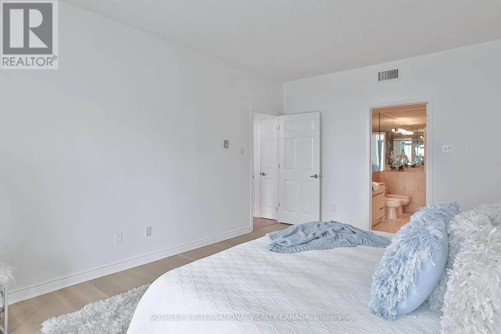 1003 - 7 BROADWAY AVENUE
