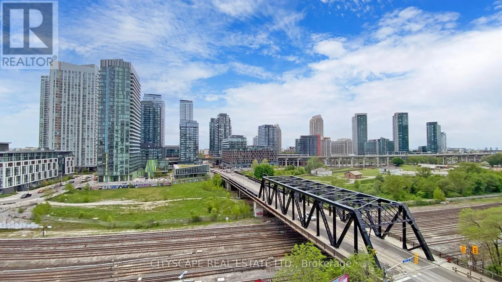 703W - 27 BATHURST STREET