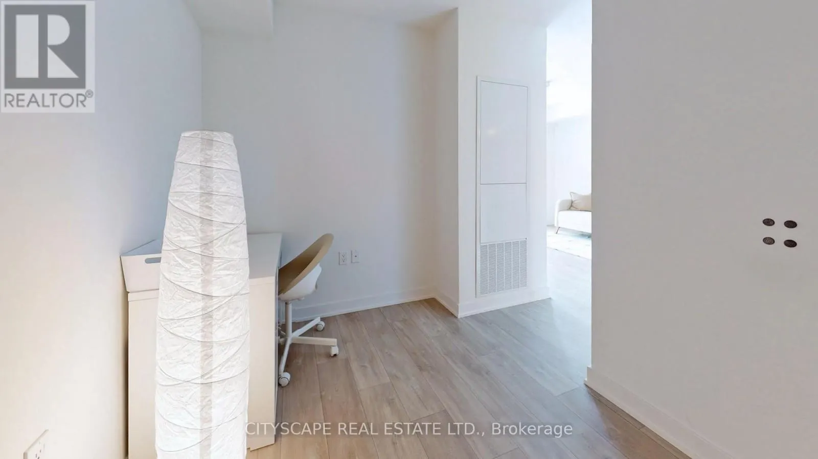 703W - 27 BATHURST STREET